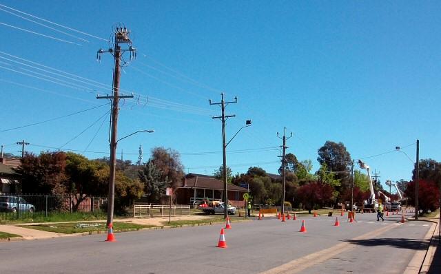 Image of Power lines in Australia thanks to Bidgee (CC BY-SA 3.0)
